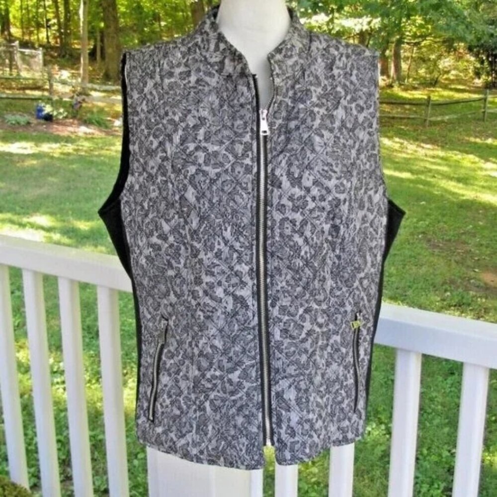 New Directions XL quilted zip front vest layering has pockets warm